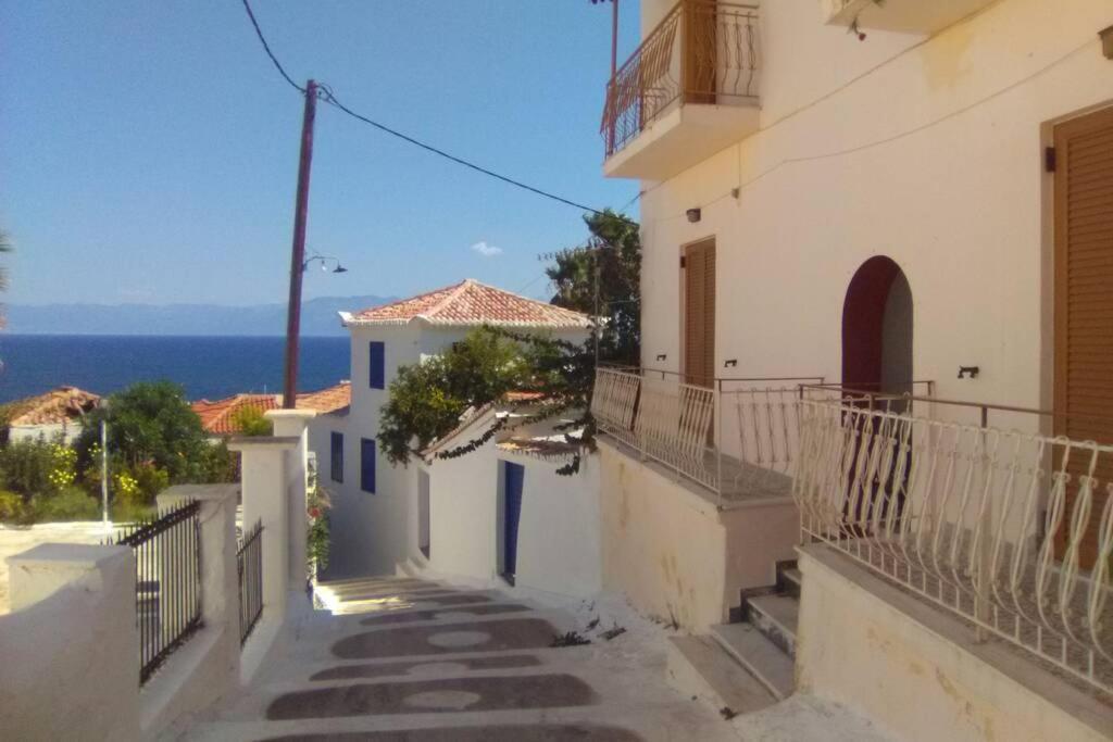 Ueber Den Daechern Von Koroni Exterior foto
