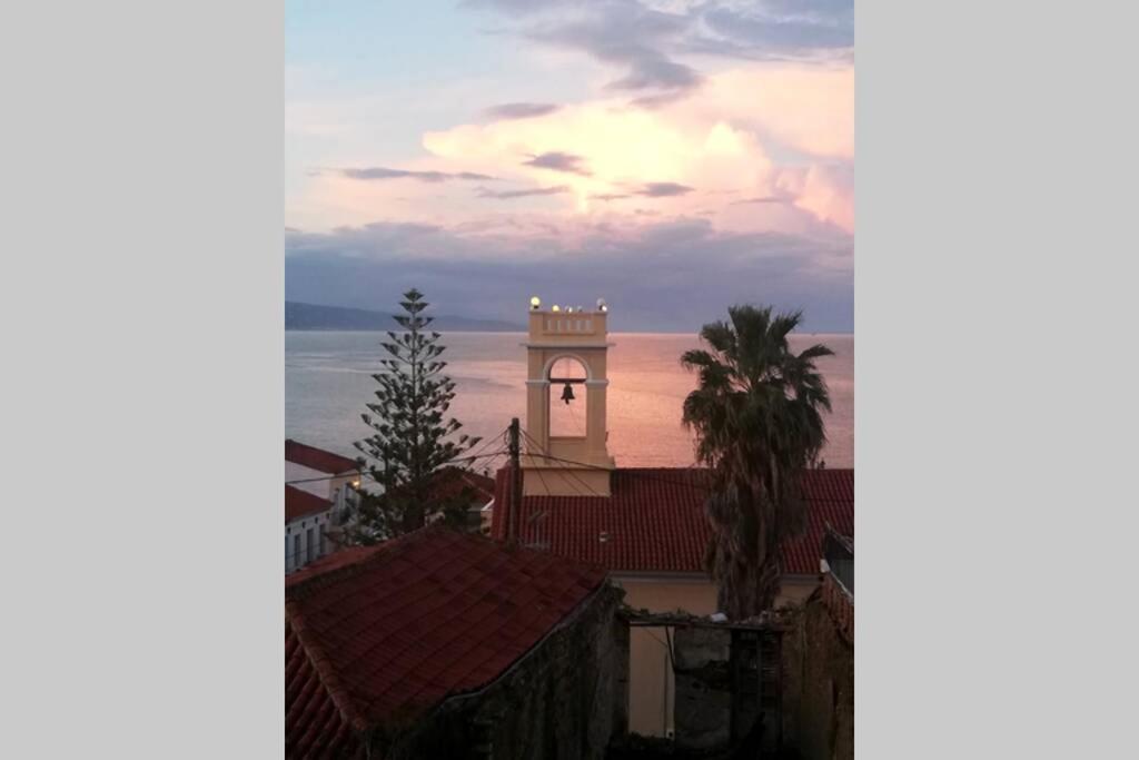 Ueber Den Daechern Von Koroni Exterior foto